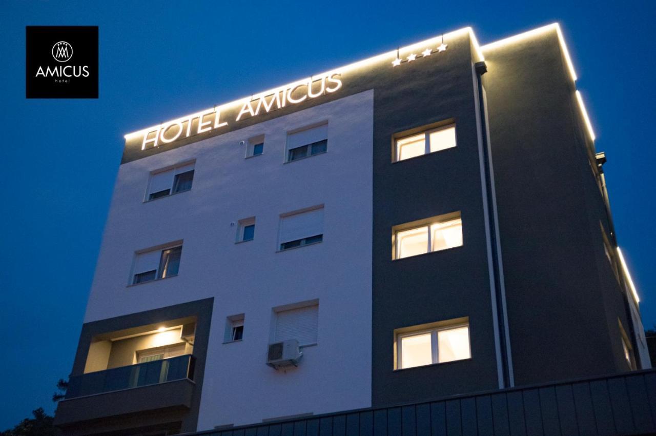 מוסטר Hotel Amicus מראה חיצוני תמונה